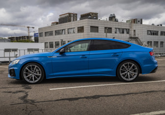 Подержанный автомобиль Audi A5 Liftback 2020 года (10 фото)
