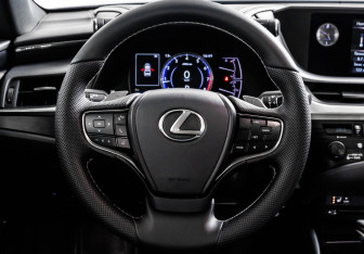 Подержанный автомобиль Lexus ES 2020 года (18 фото)