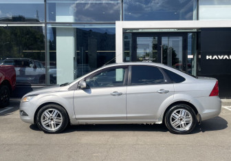 Подержанный автомобиль Ford Focus Sedan 2008 года (8 фото)
