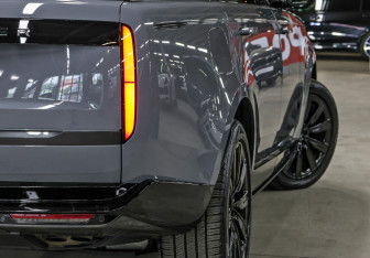 Подержанный автомобиль Land Rover Range Rover 2022 года (34 фото)