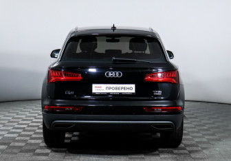 Подержанный автомобиль Audi Q5 2017 года (6 фото)