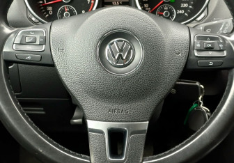Подержанный автомобиль Volkswagen Golf Hatchback 2011 года (12 фото)