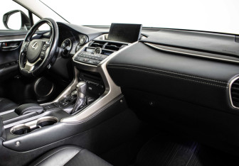 Подержанный автомобиль Lexus NX 2016 года (10 фото)