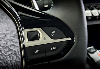 Подержанный автомобиль Peugeot 5008 Suv 2021 года (30 фото)