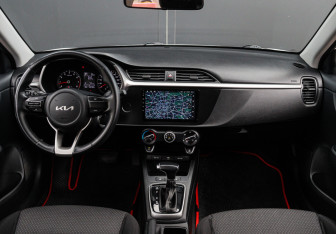 Подержанный автомобиль Kia Rio Hatchback 2021 года (9 фото)