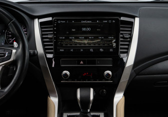 Подержанный автомобиль Mitsubishi Pajero Sport 2020 года (11 фото)