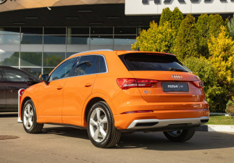 Подержанный автомобиль Audi Q3 2019 года (5 фото)