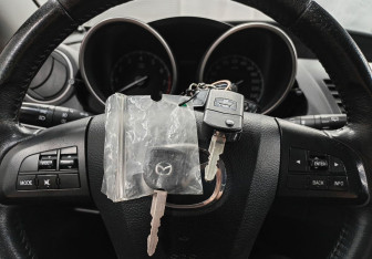 Подержанный автомобиль Mazda 3 Hatchback 2012 года (17 фото)