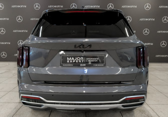 Подержанный автомобиль Kia Sorento 2022 года (6 фото)