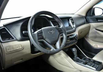 Подержанный автомобиль Hyundai Tucson 2015 года (9 фото)