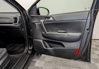 Подержанный автомобиль Kia Sportage 2020 года (23 фото)