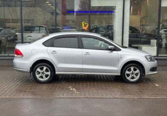 Подержанный автомобиль Volkswagen Polo Sedan 2013 года (4 фото)