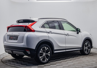 Подержанный автомобиль Mitsubishi Eclipse Cross 2018 года (5 фото)