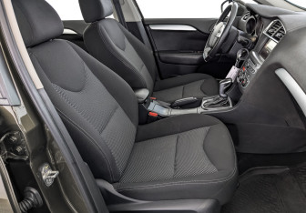 Подержанный автомобиль Citroen C4 Sedan 2017 года (24 фото)