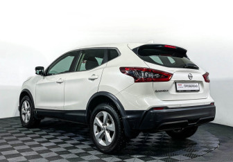 Подержанный автомобиль Nissan Qashqai 2019 года (7 фото)