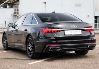 Подержанный автомобиль Audi A6 Sedan 2018 года (28 фото)