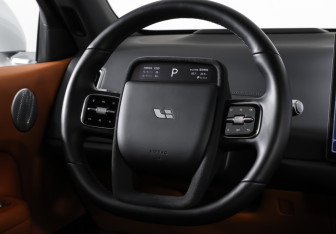 Подержанный автомобиль LiXiang L6 2024 года (18 фото)