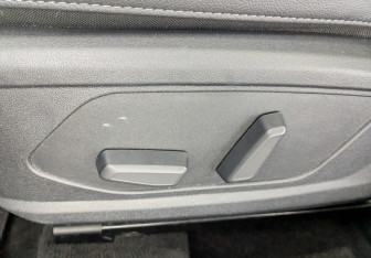 Подержанный автомобиль Hyundai Elantra Sedan 2023 года (20 фото)