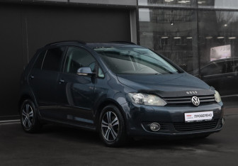 Подержанный автомобиль Volkswagen Golf Plus 2012 года (3 фото)