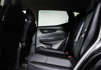 Подержанный автомобиль Nissan Qashqai 2017 года (17 фото)