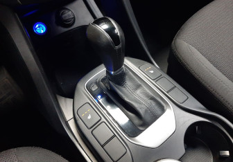Подержанный автомобиль Hyundai Santa Fe 2013 года (16 фото)