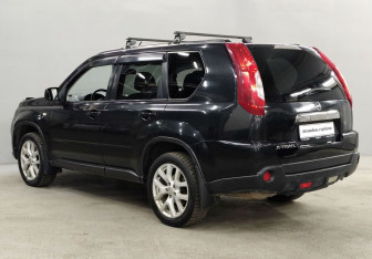 Подержанный автомобиль Nissan X-Trail 2012 года (7 фото)