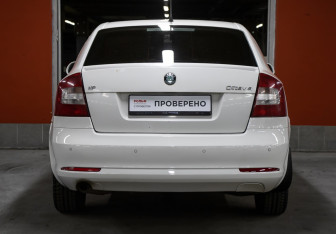 Подержанный автомобиль Skoda Octavia Liftback 2013 года (6 фото)