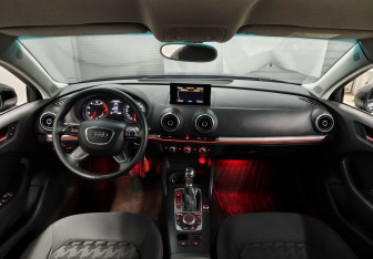 Подержанный автомобиль Audi A3 Sedan 2014 года (11 фото)