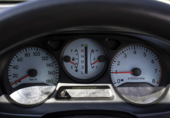 Подержанный автомобиль Toyota Caldina 2002 года (11 фото)