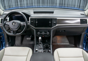 Подержанный автомобиль Volkswagen Teramont 2018 года (16 фото)