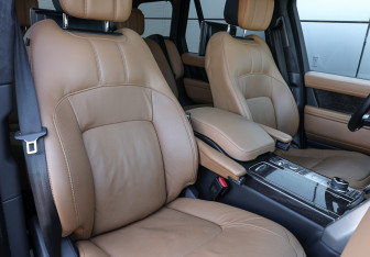 Подержанный автомобиль Land Rover Range Rover 2019 года (9 фото)