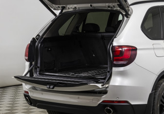 Подержанный автомобиль BMW X5 2014 года (21 фото)