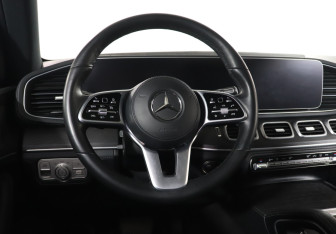 Подержанный автомобиль Mercedes-Benz GLE 2022 года (18 фото)