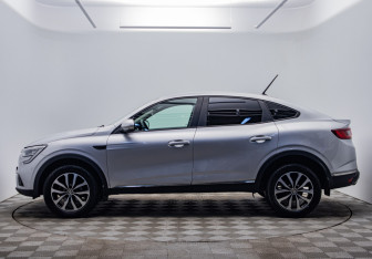 Подержанный автомобиль Renault Arkana 2019 года (8 фото)