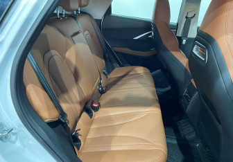 Подержанный автомобиль Omoda C5 2022 года (10 фото)