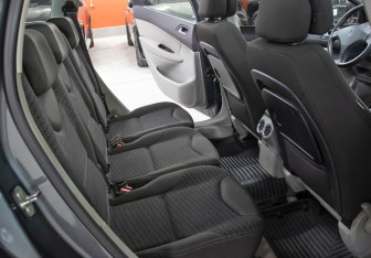 Подержанный автомобиль Peugeot 308 Wagon 2008 года (13 фото)