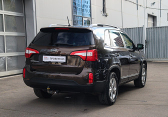 Подержанный автомобиль Kia Sorento 2014 года (4 фото)