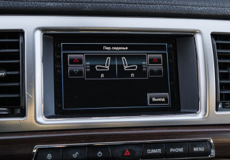 Подержанный автомобиль Jaguar XF Sedan 2014 года (22 фото)