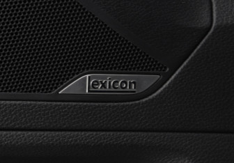 Подержанный автомобиль Genesis G80 2019 года (15 фото)