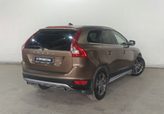 Подержанный автомобиль Volvo XC60 2012 года (6 фото)