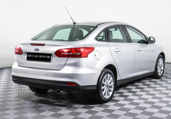 Подержанный автомобиль Ford Focus Sedan 2016 года (5 фото)