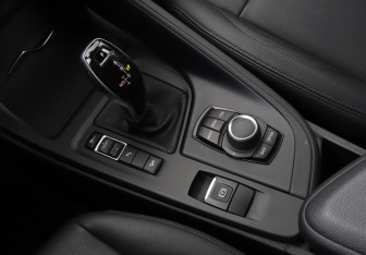 Подержанный автомобиль BMW X1 2020 года (14 фото)