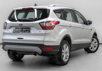 Подержанный автомобиль Ford Kuga 2018 года (5 фото)