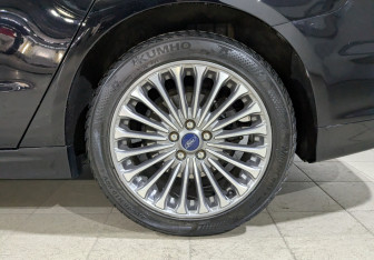 Подержанный автомобиль Ford Mondeo Sedan 2017 года (12 фото)