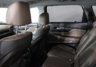 Подержанный автомобиль Hyundai Santa Fe 2020 года (12 фото)