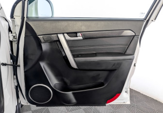 Подержанный автомобиль Chevrolet Captiva 2013 года (25 фото)