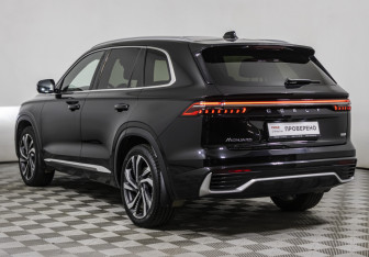 Подержанный автомобиль Geely Monjaro 2023 года (7 фото)