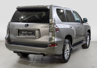 Подержанный автомобиль Lexus GX 2022 года (5 фото)