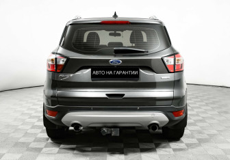 Подержанный автомобиль Ford Kuga 2019 года (6 фото)