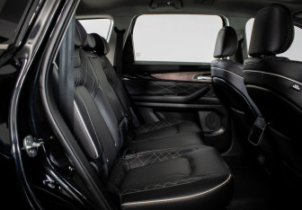 Подержанный автомобиль Exeed VX 2023 года (10 фото)